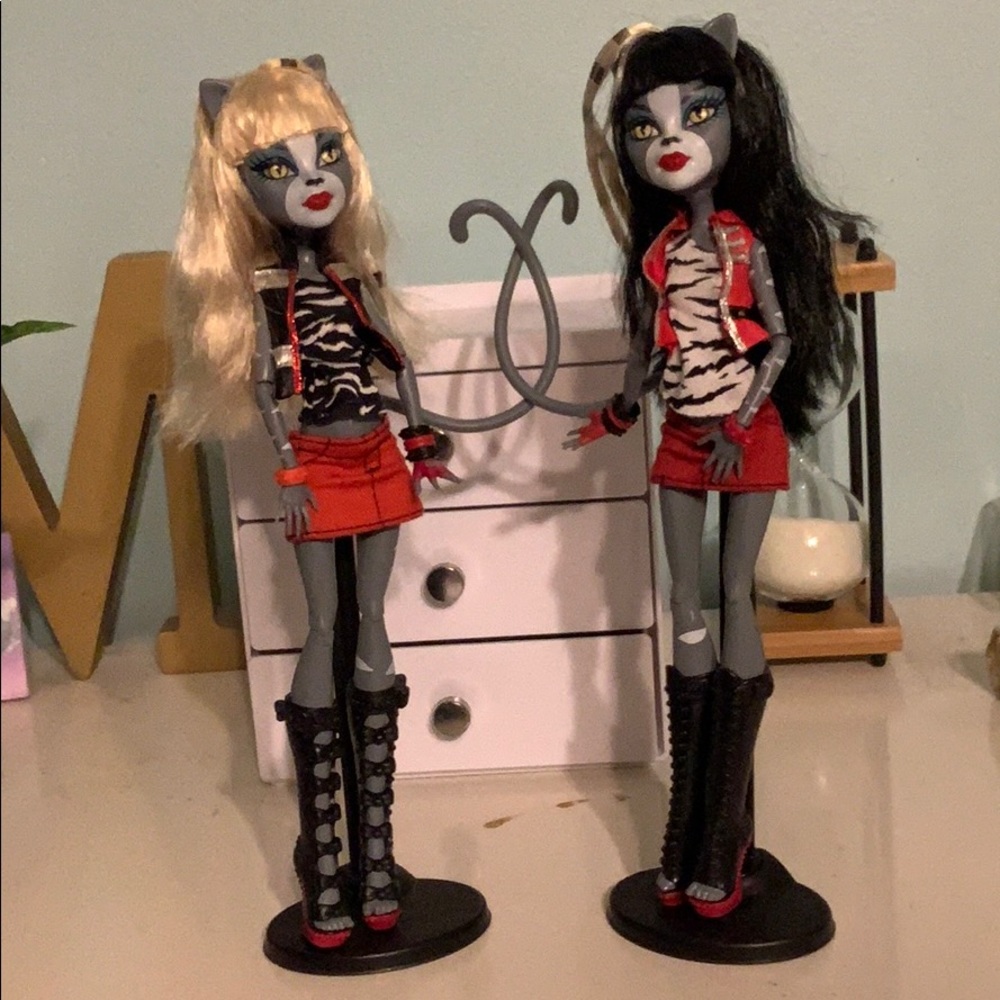 Monster High Dolls: Meowlody and Purrsephone